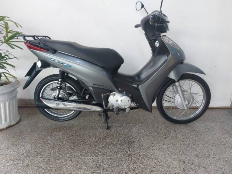 HONDA - BIZ 125 - 2012/2012 - Cinza - R$ 10.990,00