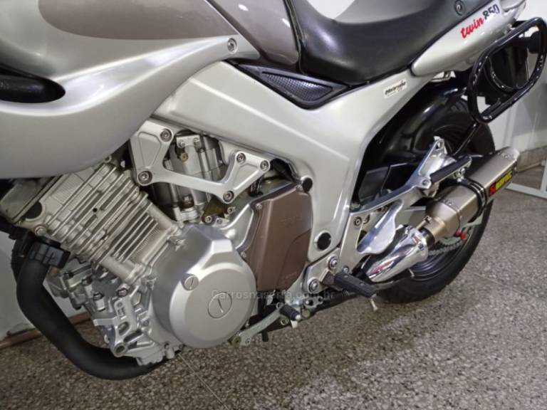 YAMAHA - TDM - 2000/2000 - Preta - R$ 21.900,00