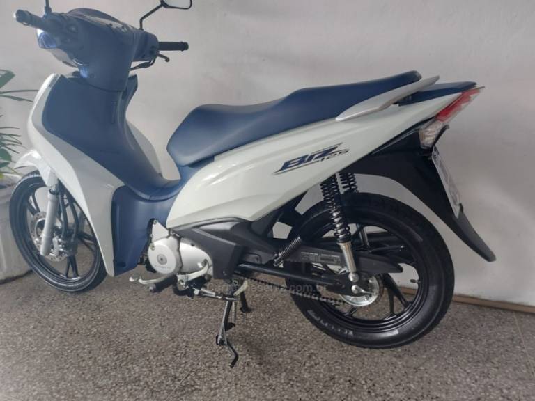 HONDA - BIZ 125 - 2022/2022 - Branca - R$ 17.900,00