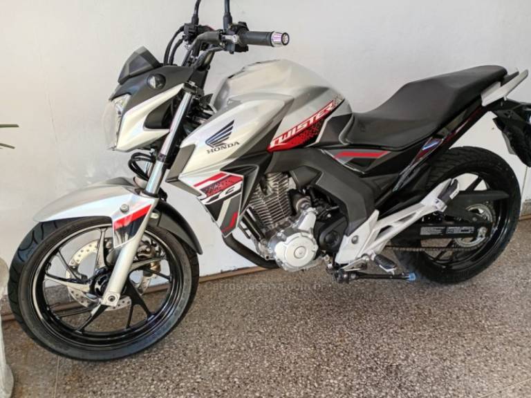HONDA - CB 250F TWISTER - 2021/2021 - Prata - R$ 21.900,00