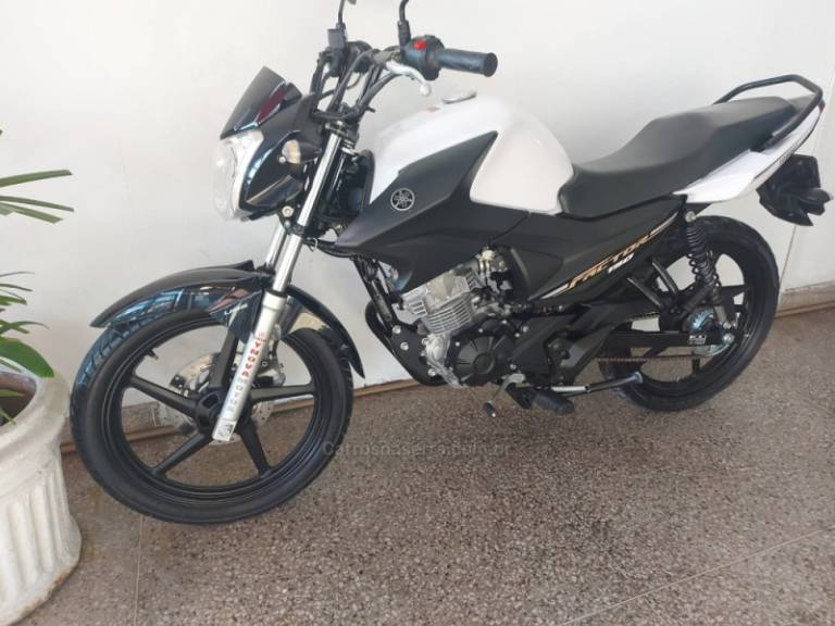 YAMAHA - FACTOR - 2020/2021 - Branca - R$ 13.990,00
