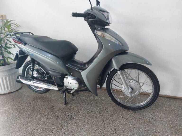 HONDA - BIZ 125 - 2012/2012 - Cinza - R$ 10.990,00