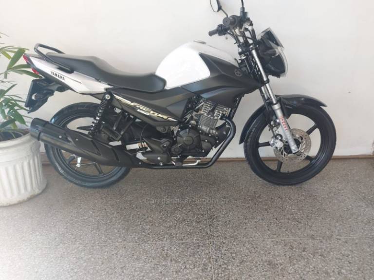 YAMAHA - FACTOR - 2020/2021 - Branca - R$ 13.990,00