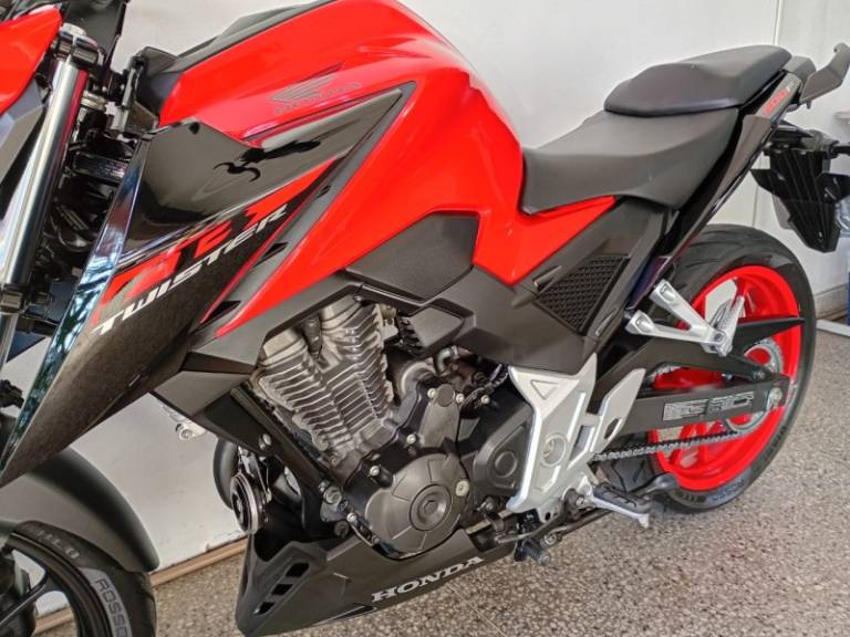 HONDA - CB 300F TWISTER - 2023/2023 - Vermelha - R$ 26.900,00