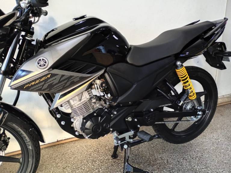 YAMAHA - FAZER - 2016/2017 - Preta - R$ 13.990,00